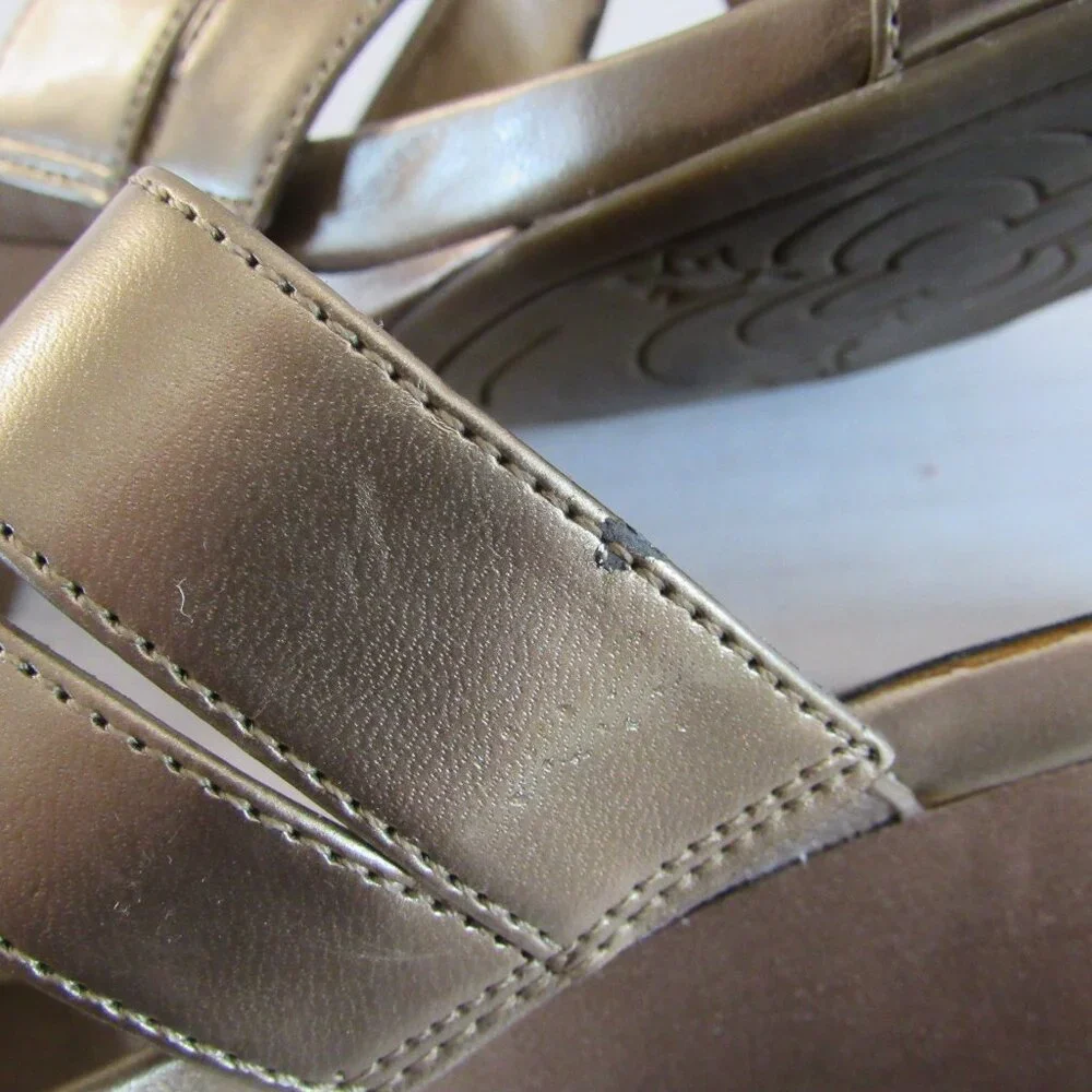 Jaclyn Smith Gold Strappy Slip On Open Toe Wedge Sandals Size 6.5M - Picture 8 of 14